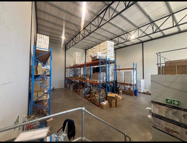 406M² WAREHOUSE TO LET IN STIKLAND INDUSTRIAL